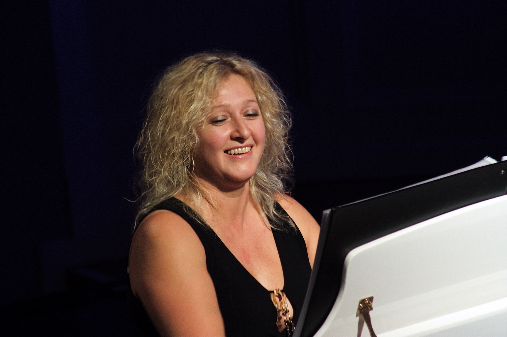 Lora Dimitrova Piano - picture of Lora playing the piano